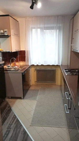 Închiriez apartament cu două camere mobilat și utilat.  - imagine 3