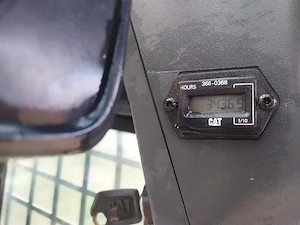 Vand mini incarcator CATERPILLAR model 216B3 - imagine 2