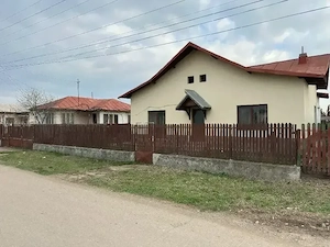 Teren 520 mp cu 2 case   Strejnicu