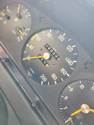 Mercedes Benz 230E - imagine 3