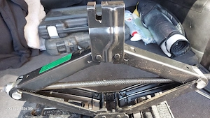 cric original Hyundai Samta fe 2006 2011 folosit o singură dată1 - imagine 2