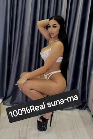 Bruneta skinny -deplasări-party - imagine 2