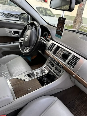Jaguar XF 2.2D full op - imagine 7