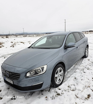 Vânzare Volvo v 60, 2000cc,120 cp,model bussines,an 2018,195500 km',culoare albastra,automata 9 trep - imagine 5