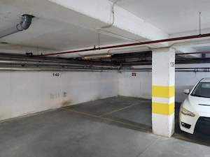 loc parcare subteran ring(torontalului)