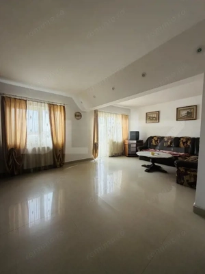 Apartament cu 4 camere, Campia Turzii, zona Centrala 