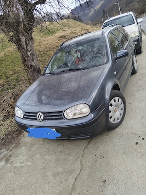 Golf 4 de vânzare cu motorul defect 