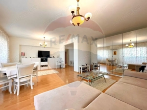 Apartament cu 3 camere de închiriat cu loc de parcare!