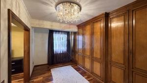 Apartament cu design clasic din lemn masiv – eleganță autentică - imagine 17