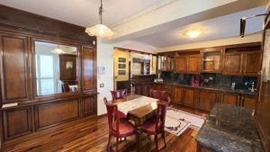 Apartament cu design clasic din lemn masiv – eleganță autentică - imagine 7