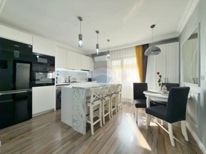 Apartament modern de vânzare, etaj 1, balcon închis, parcare privată