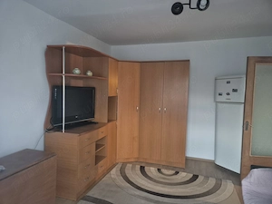 Inchiriez garsonieta