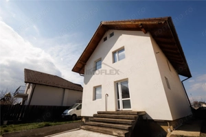 Casa spatioasa cu etaj si curte  #238;n Ghimbav - imagine 3