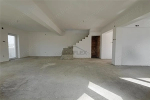 Casa spatioasa cu etaj si curte  #238;n Ghimbav - imagine 8