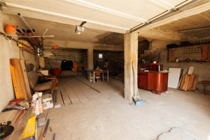 Casa spatioasa cu etaj si curte  #238;n Ghimbav - imagine 19