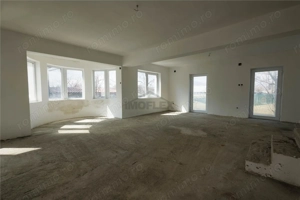 Casa spatioasa cu etaj si curte  #238;n Ghimbav - imagine 7