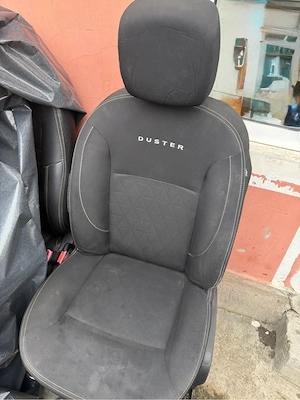 Interior Dacia duster 2015 - imagine 4