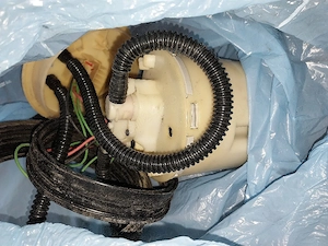 Vand pompa benzina ford focus mk1 1.6