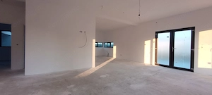 Casă nouă spațioasă cu teren - imagine 8