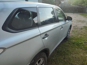 Mitsubishi outlander - imagine 3