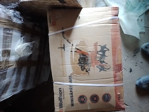 Vând motosapa nouă, bună pentru teren, pe benzină 