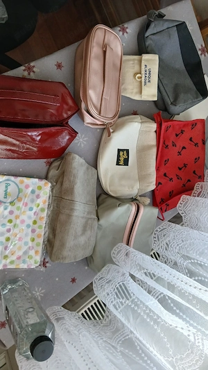 Vand genti port-fard   cosmetice  - imagine 3