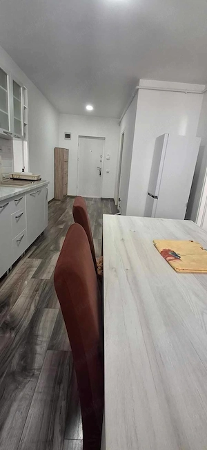 Închiriez apartament 2 camere zona BMW  - imagine 2