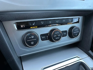 Volkswagen Passat SW 1.6 Diesel 120 CP An 2017 - imagine 8