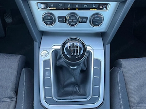 Volkswagen Passat SW 1.6 Diesel 120 CP An 2017 - imagine 16