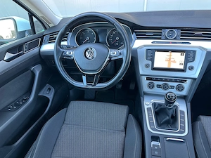 Volkswagen Passat SW 1.6 Diesel 120 CP An 2017 - imagine 14