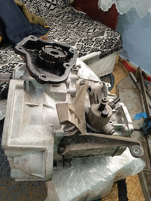 cutie de viteze t5 motor 2000 an 2013 defectă  - imagine 4