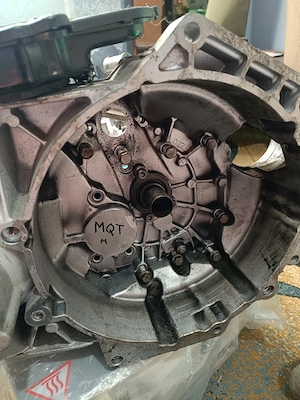 cutie de viteze t5 motor 2000 an 2013 defectă 