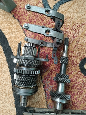 cutie de viteze t5 motor 2000 an 2013 defectă  - imagine 5