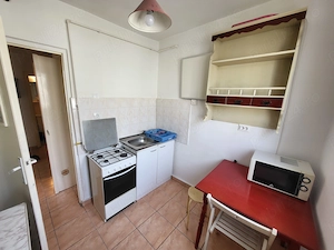 Inchiriez apartament 2 camere decomandat central langa McDonald's - imagine 15