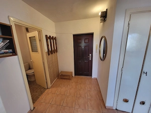 Inchiriez apartament 2 camere decomandat central langa McDonald's - imagine 6