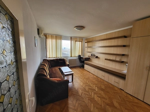 Inchiriez apartament 2 camere decomandat central langa McDonald's - imagine 17