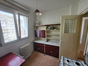 Inchiriez apartament 2 camere decomandat central langa McDonald's - imagine 14