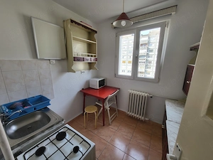 Inchiriez apartament 2 camere decomandat central langa McDonald's - imagine 16