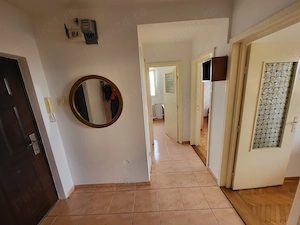 Inchiriez apartament 2 camere decomandat central langa McDonald's - imagine 10