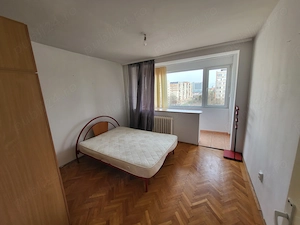 Inchiriez apartament 2 camere decomandat central langa McDonald's - imagine 13