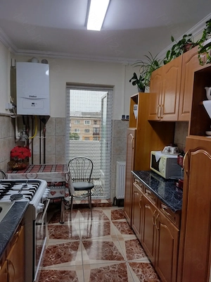 Apartament 3 camere de vanzare - imagine 2