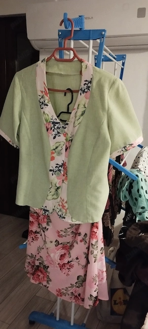 Costum sacou și fustă