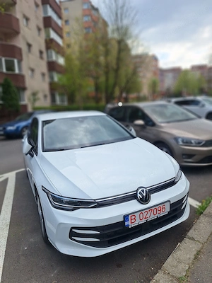 VW Golf 8 Advanced, inmatriculat 09.2025, 1.5 TSI, 6000 km, stare impecabila