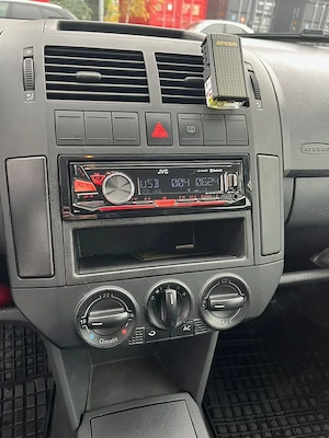 VW Polo 1.4 16V, AC funcțional, întreținută, fără probleme, 2 seturi roți, baterie nouă 2025 - imagine 8