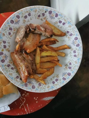 Ofer ajutor la cumparaturi si gatit