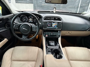 Vand Jaguar XE 2.0d, 2015 - imagine 4