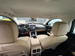 Vand Jaguar XE 2.0d, 2015 - imagine 6