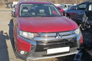 Dezmembrez Mitsubishi Outlander III 2.3d 2017