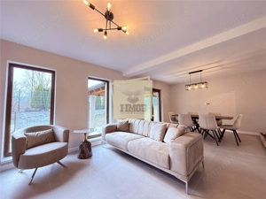 Casa moderna 5 camere 3 bai si teren 427 mp pe Str Lunga