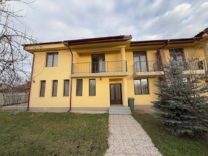 Inchiriez casa in episcopia